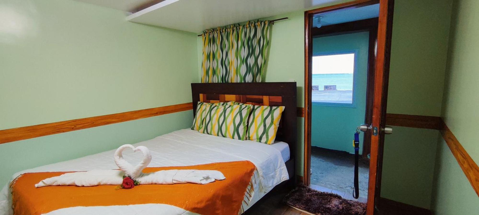 Blue Lagoon Inn And Restaurant, Pagudpud Mabubua Room photo